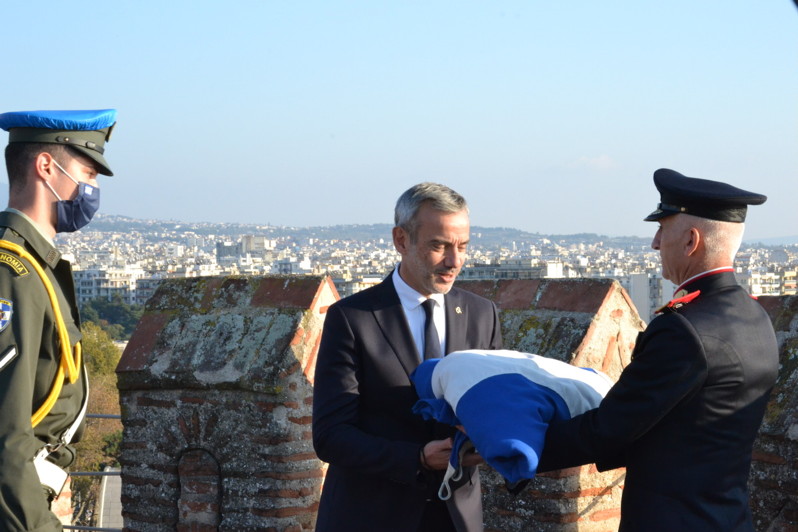 Read more about the article Παρουσία Ζέρβα η υποστολή της σημαίας στον Λευκό Πύργο Ολοκληρώθηκαν οι επετειακές εκδηλώσεις