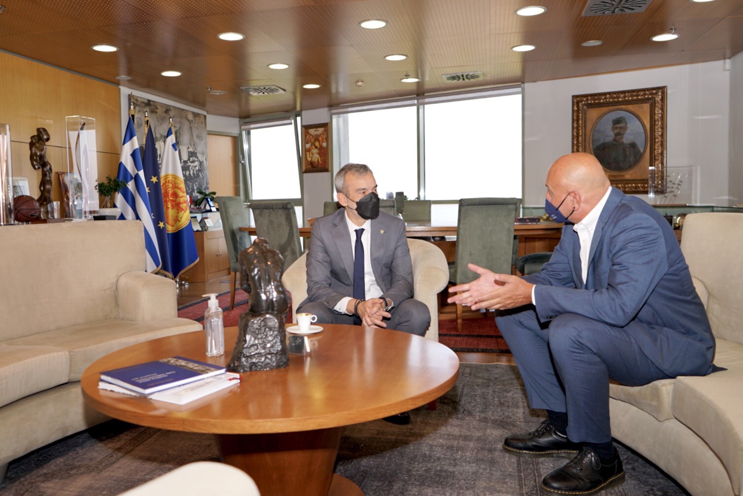 Read more about the article Συνάντηση Δημάρχου Θεσσαλονίκης Κ. Ζέρβα με τον πρόεδρο του ΕΟΔΥ κ. Θ. Ζαούτη – Μήνυμα υπέρ του εμβολιασμού