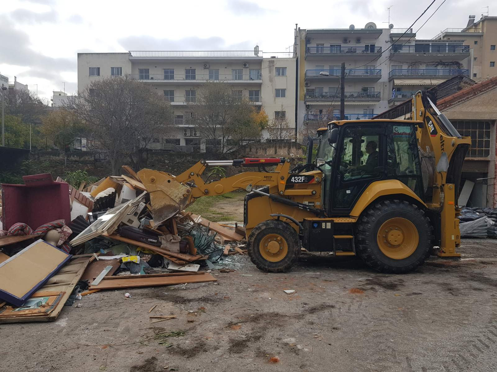 Read more about the article Μεγάλη επιχείρηση καθαριότητας στην πέμπτη δημοτική κοινότητα Απομακρύνθηκαν πάνω από 80 τόνοι ογκωδών αντικειμένων