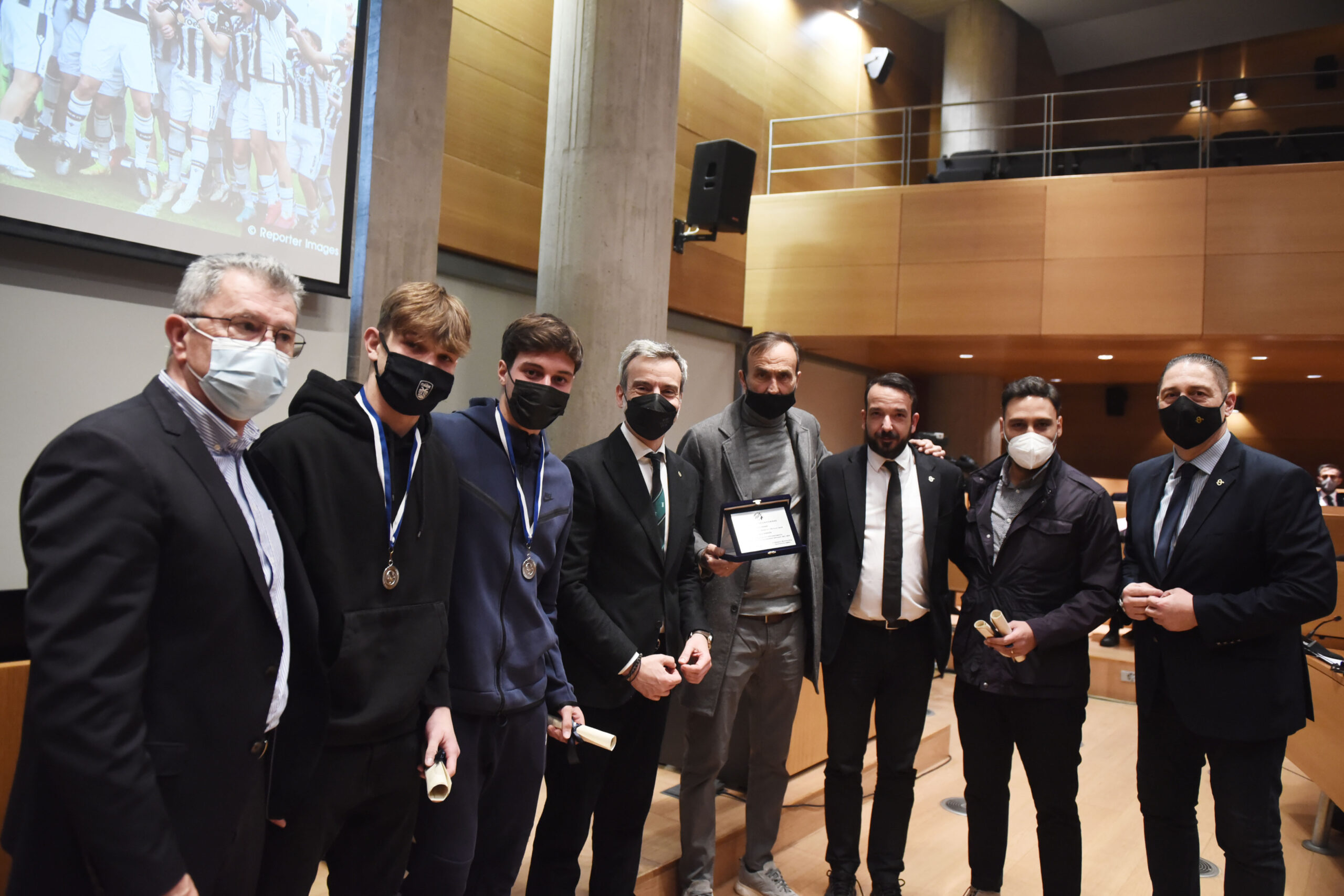 Read more about the article Το Δημοτικό Συμβούλιο Θεσσαλονίκης τίμησε την Εθνική Ομάδα Ταεκβοντό και την ποδοσφαιρική ομάδα του ΠΑΟΚ Κ17