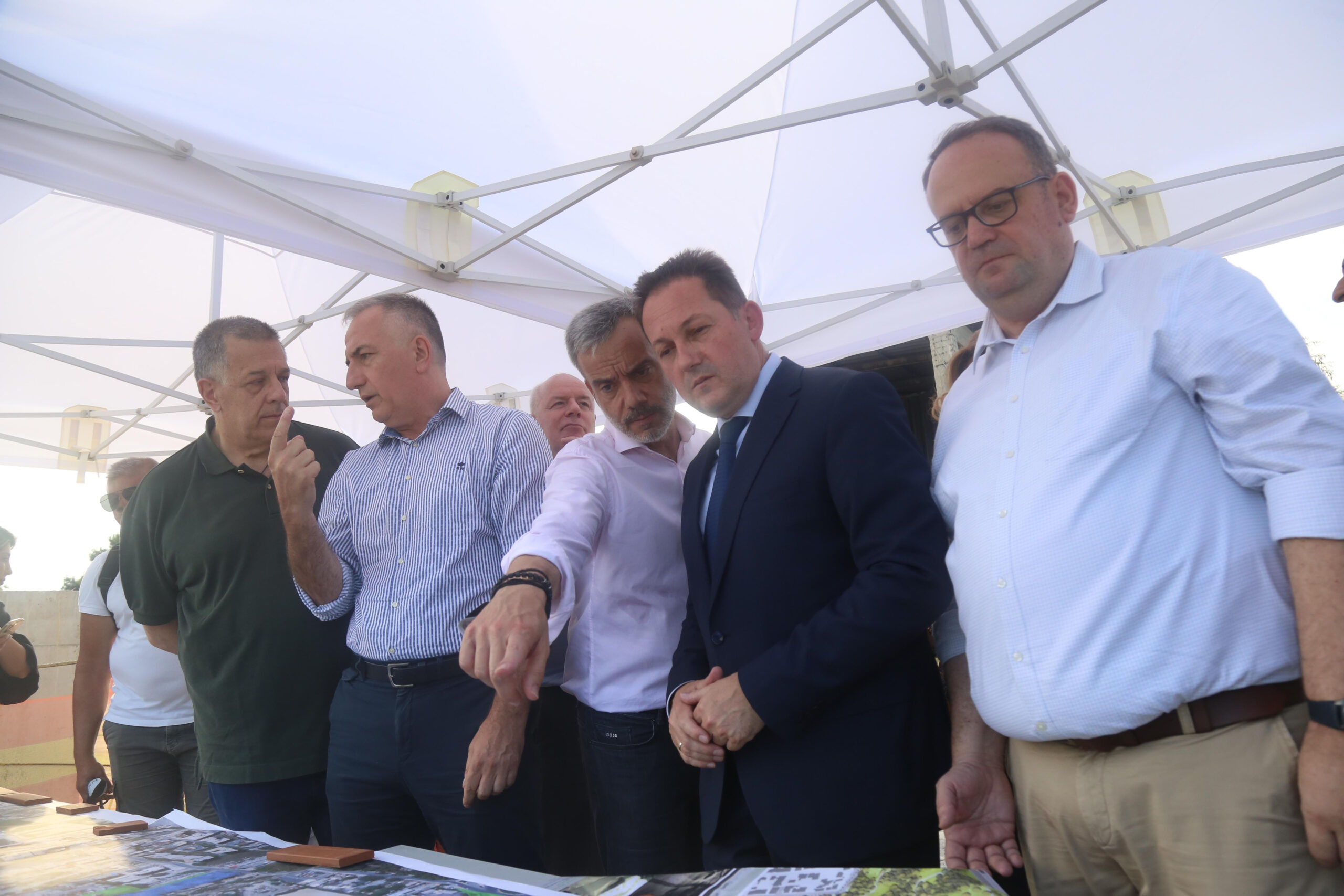 Read more about the article Αυτοψία Πέτσα – Ζέρβα στην υπό απαλλοτρίωση περιοχή για τη διάνοιξη της οδού Ψελλού