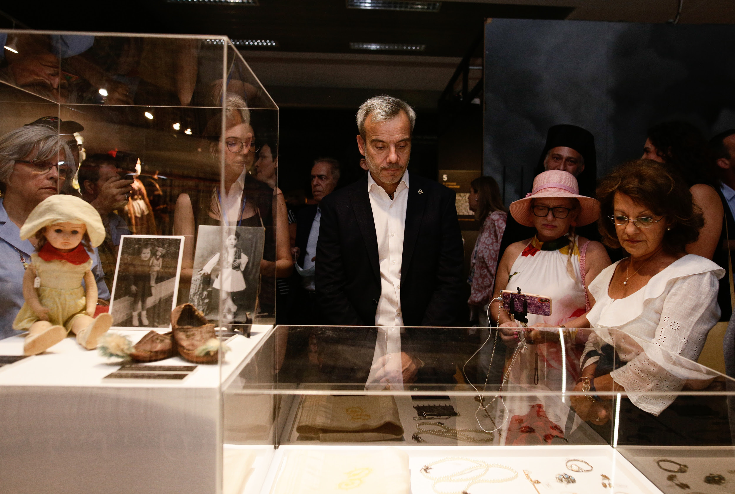 Read more about the article Εγκαινιάστηκε από τον Δήμαρχο Θεσσαλονίκης Κωνσταντίνο Ζέρβα η επετειακή έκθεση «1922-2022: Κύματα προσφυγιάς – Κράματα μνήμης»