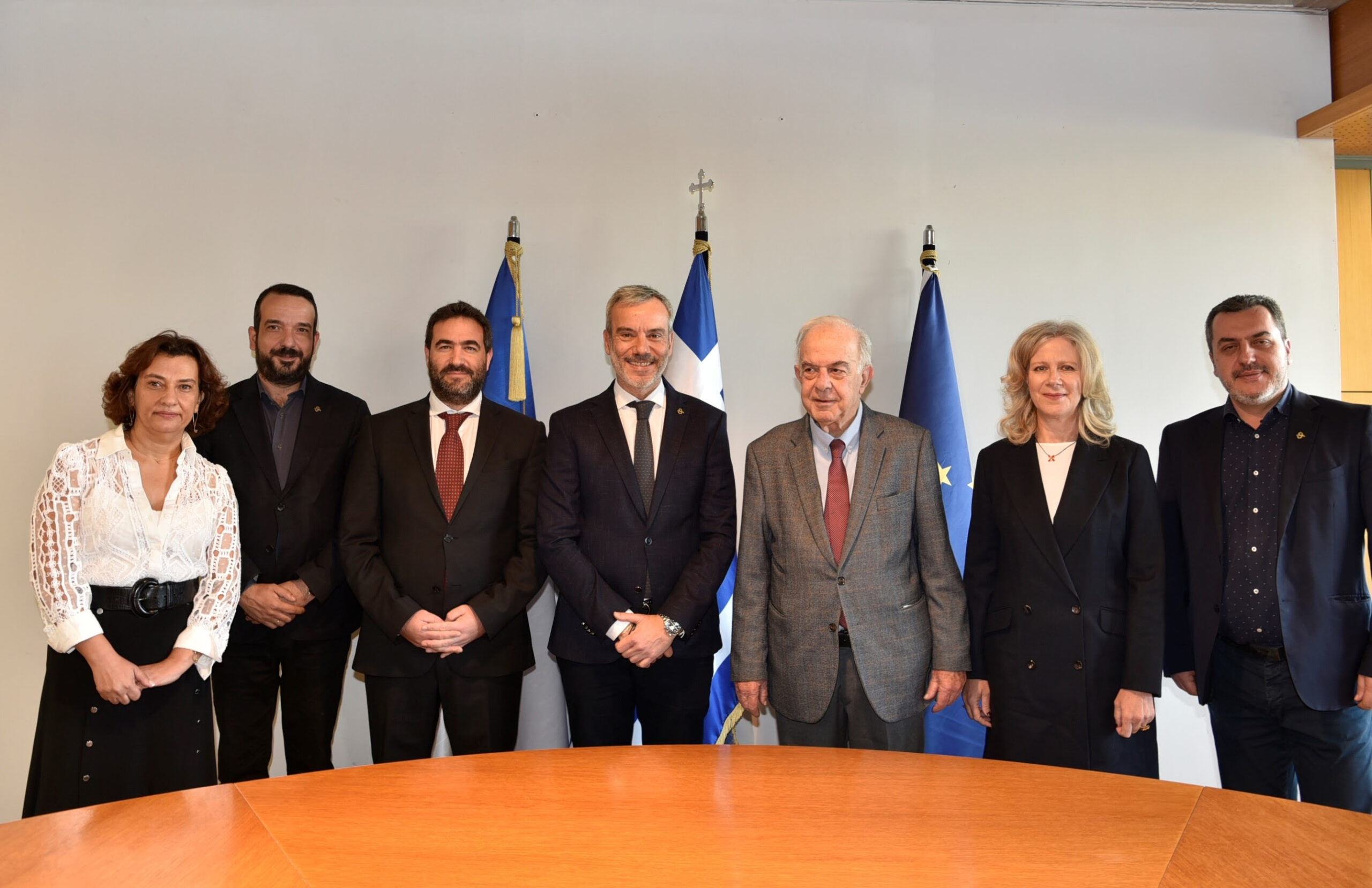 Read more about the article Επίσκεψη αντιπροσωπείας του Δήμου Ηρακλείου στο Δημαρχείο Θεσσαλονίκης – Συνάντηση των Δημάρχων Θεσσαλονίκης Κ. Ζέρβα και Ηρακλείου Β. Λαμπρινού