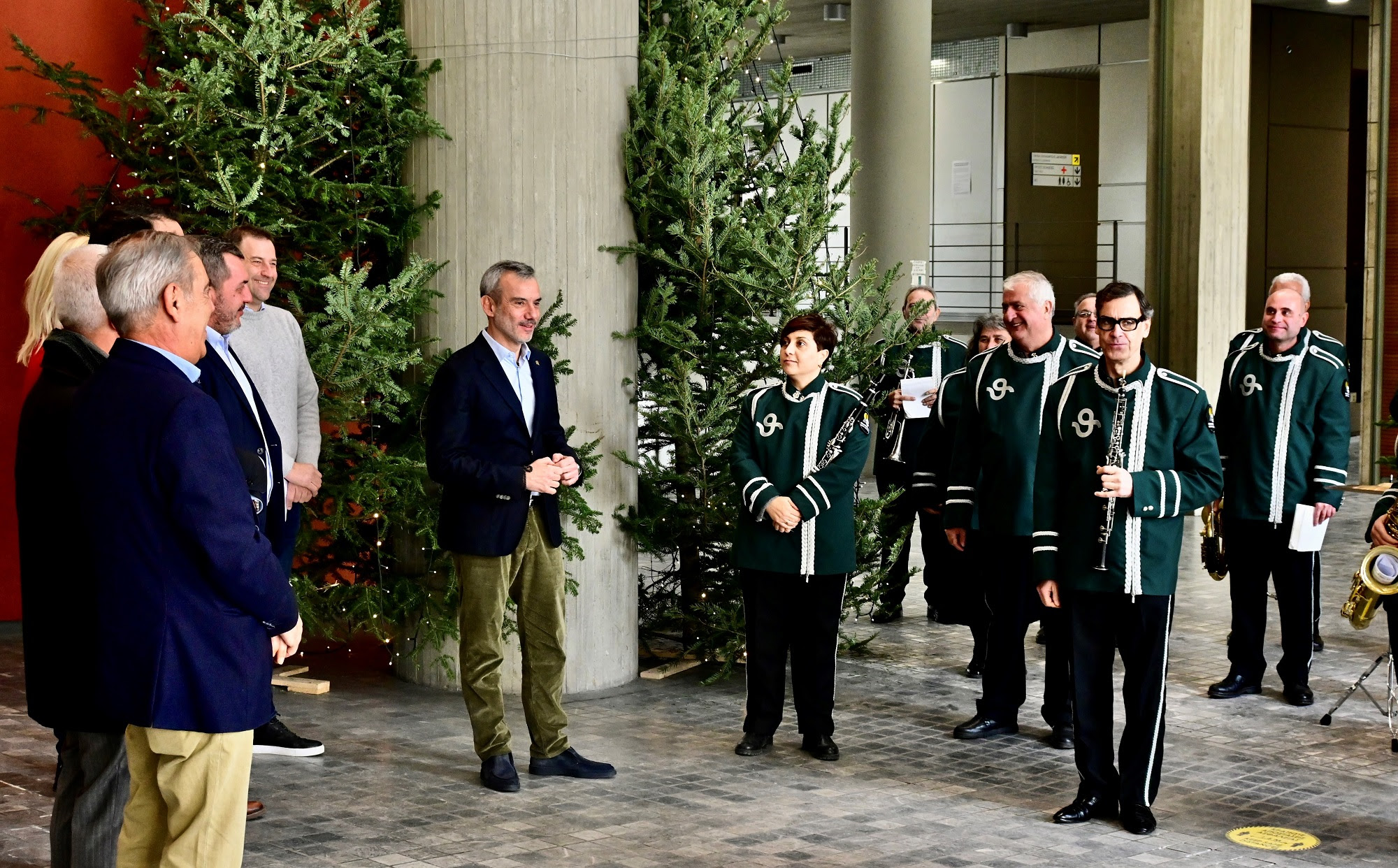 Read more about the article Παραδοσιακά κάλαντα στο Δημαρχείο Θεσσαλονίκης  Συγκίνηση από τη χορωδία της ουκρανικής κοινότητας Κ. Ζέρβας: «Το 2023 να γευόμαστε χαρές κι επιτυχίες στη Θεσσαλονίκη μας»