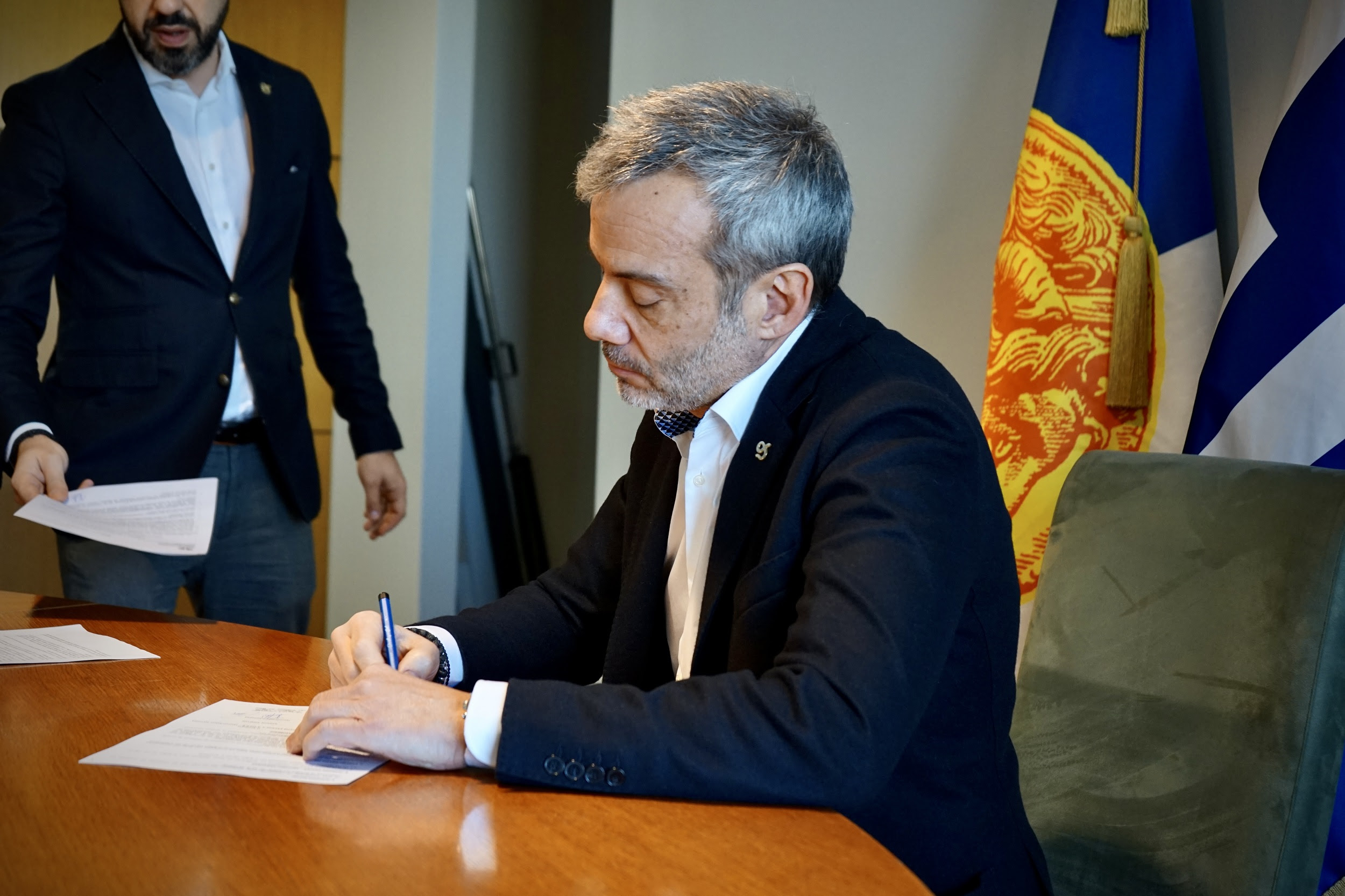 Read more about the article Αρχίζουν τα έργα συντήρησης στη νέα παραλία – Υπογράφηκε η σύμβαση