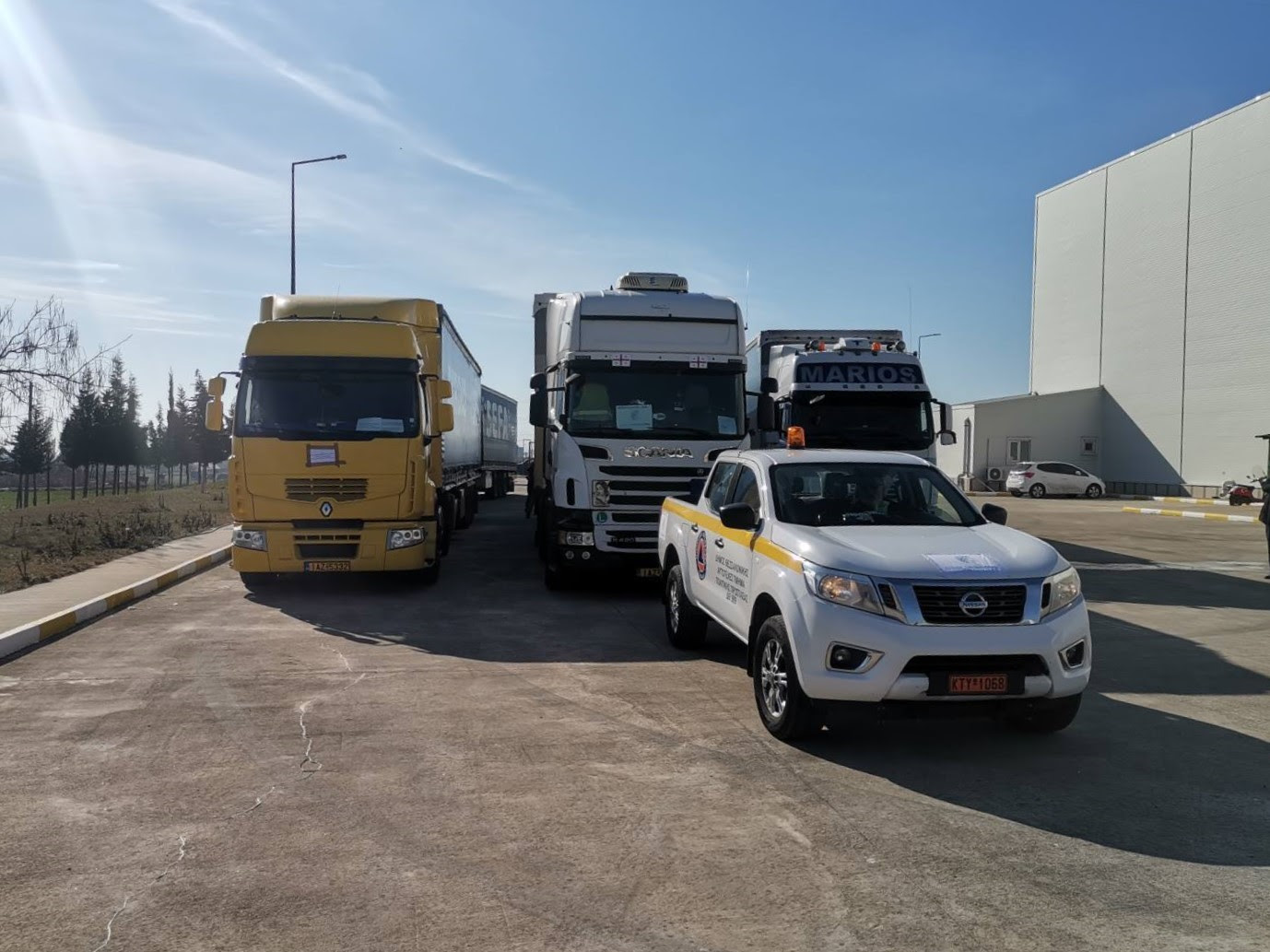 Read more about the article Παραδόθηκαν τα τρία φορτηγά με ανθρωπιστική βοήθεια προς τους σεισμόπληκτους – Συνεχίζεται η συγκέντρωση υλικού