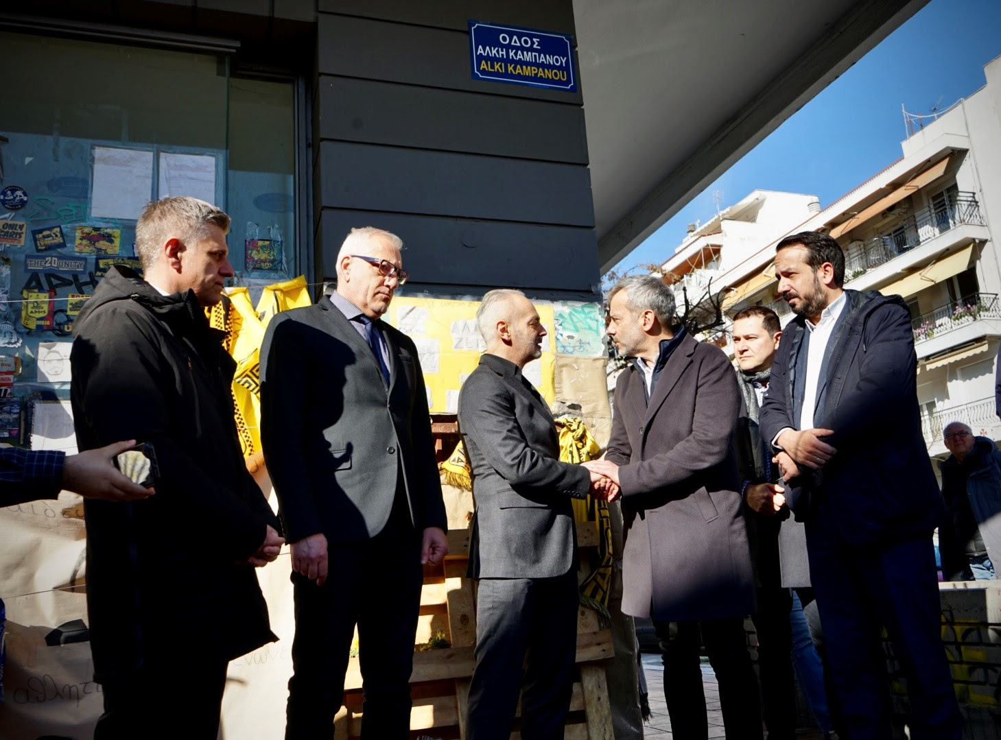 Read more about the article Σε κλίμα συγκίνησης η μετονομασία της οδού Γαζή σε Άλκη Καμπανού – Κ. Ζέρβας: «Δικό μας χρέος να κρατάμε την παρουσία του Άλκη ζωντανή – Ποτέ ξανά τέτοια εγκλήματα»