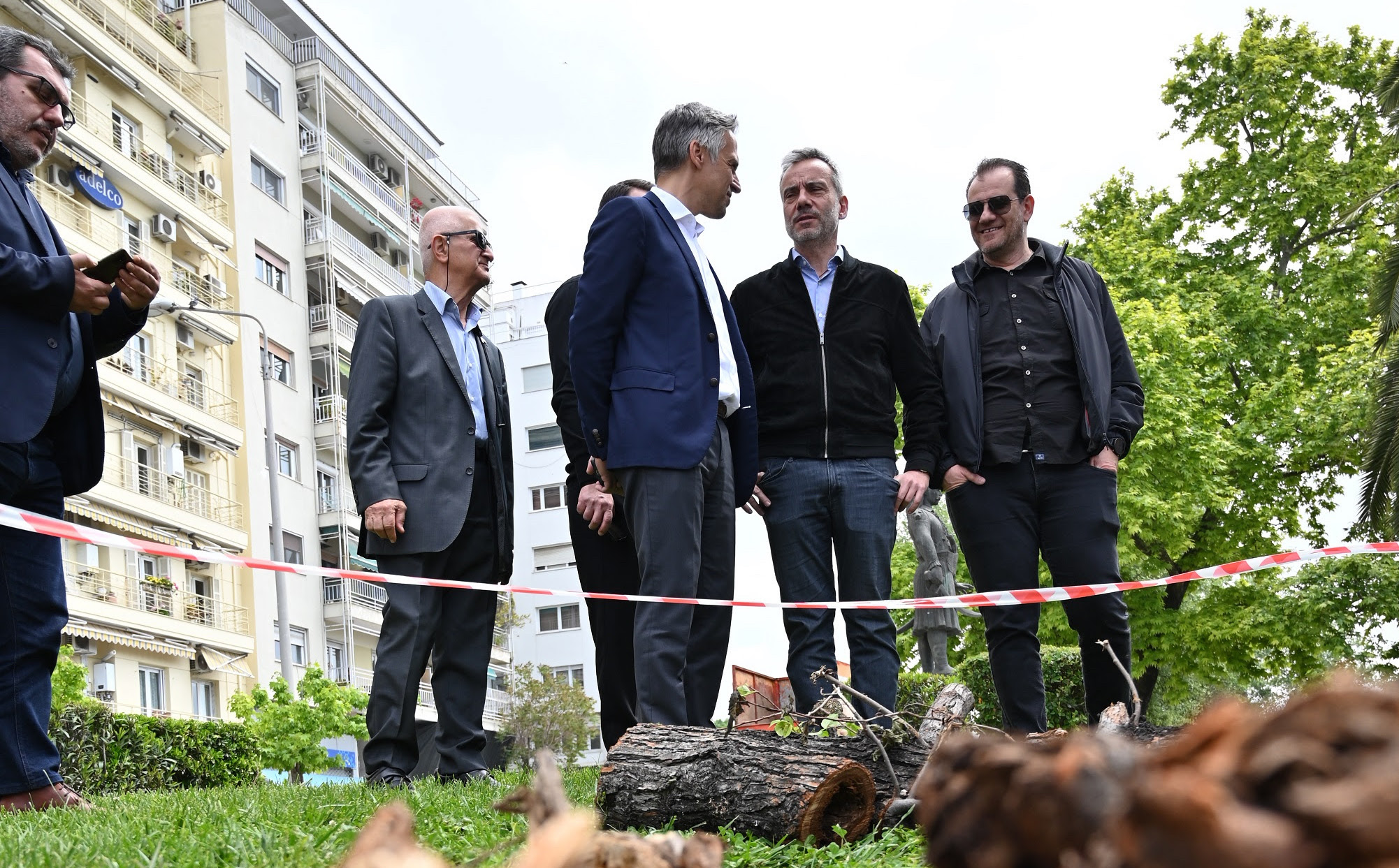 Read more about the article Αναβαθμίζεται το πράσινο στον άξονα της Τσιμισκή – Νέα δέντρα στη θέση των άρρωστων και επικίνδυνων φτελιών