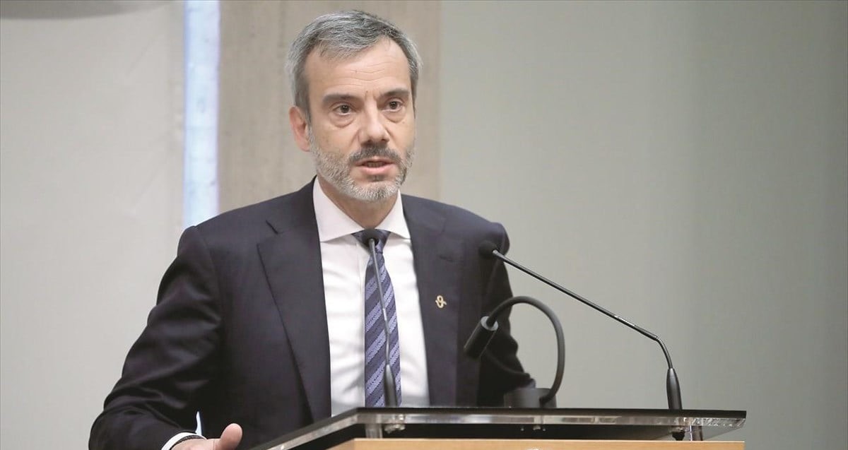 Read more about the article Κρίση αλλεργίας στον διάλογο και άσχετες απαντήσεις στην κριτική από έναν Δήμαρχο που δήθεν ζητά κριτική, αλλά επιχειρεί να επιβάλει τη σιωπή!